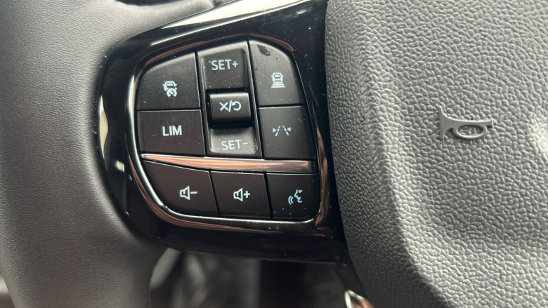 Ford Tourneo Custom 340 L2 Petrol Fwd 2.5 PHEV 232ps H1 Zetec 8 seater Auto